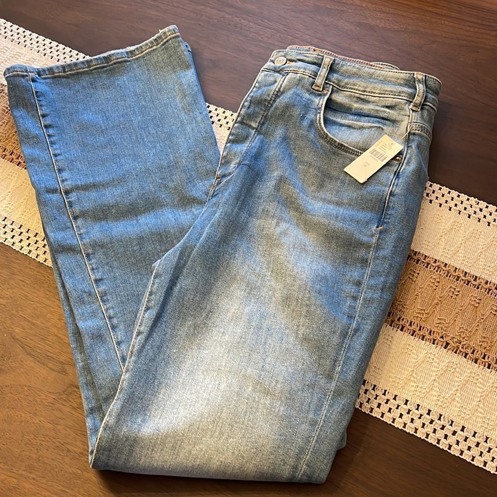 Anthropologie Pilcro The Icon Flare Jeans - Picture 6 of 9